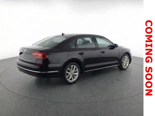 Deep Black Pearl Metallic 2018 Volkswagen Passat 2.0T S