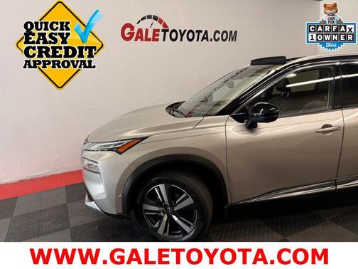 Champagne Silver Metallic/Super Black 2023 Nissan Rogue Platinum