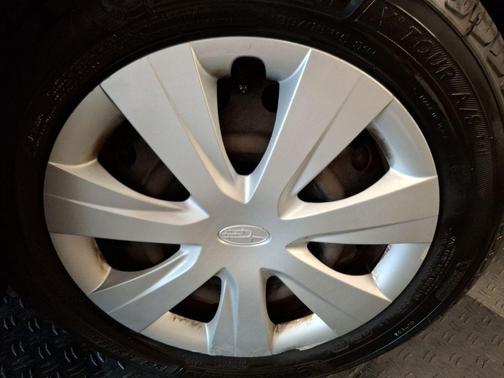 Dark Gray Metallic 2015 Subaru Impreza 2.0i