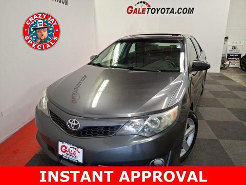 Magnetic Gray Metallic 2014 Toyota Camry SE