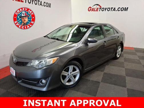 Magnetic Gray Metallic 2014 Toyota Camry SE