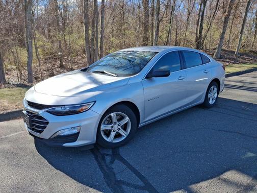 Silver Ice Metallic 2022 Chevrolet Malibu 1LS