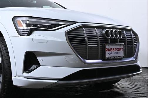 2022 Audi e-tron Premium