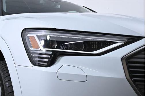 2022 Audi e-tron Premium