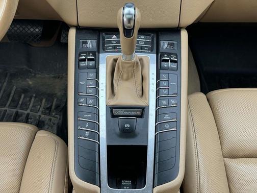 2015 Porsche Macan S
