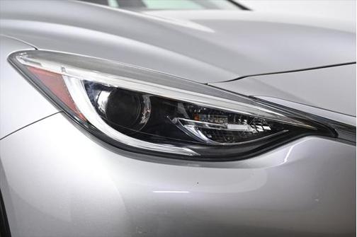2019 INFINITI QX30 PURE