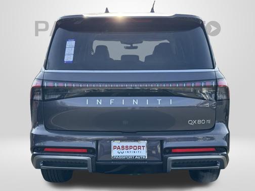 2025 INFINITI QX80 Luxe