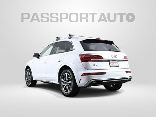 Glacier White Metallic 2024 Audi Q5 45 S line Premium Plus