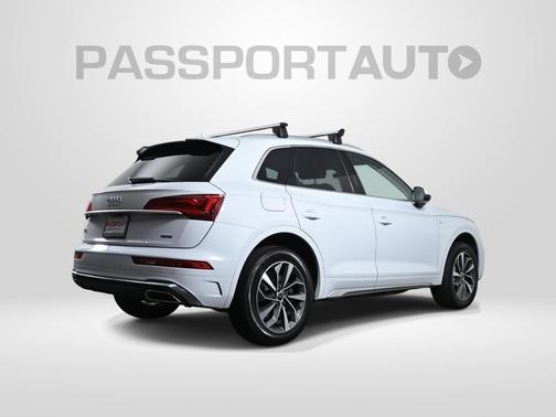Glacier White Metallic 2024 Audi Q5 45 S line Premium Plus