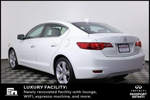 Photo 5 of 34 of 2015 Acura ILX 2.0L