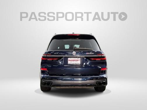 2023 BMW X7 M60i