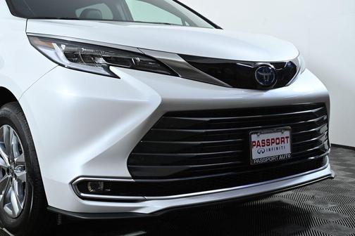 2025 Toyota Sienna Limited 7-Passenger