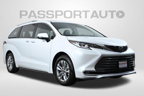 2025 Toyota Sienna Limited 7-Passenger