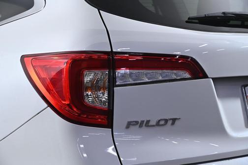 2020 Honda Pilot Touring 8-Passenger