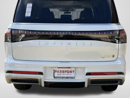 2026 INFINITI QX80 Luxe