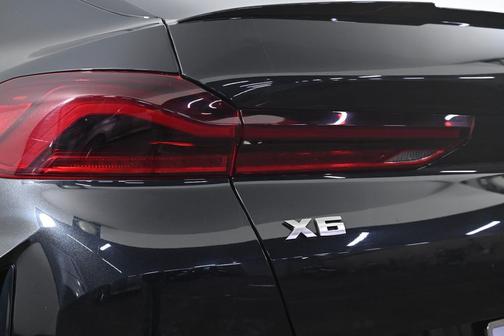 2023 BMW X6 M50i