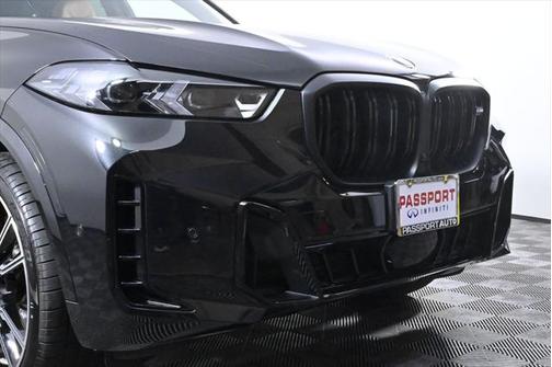 2025 BMW X5 M60i