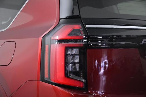 2025 Nissan Armada Platinum 4WD