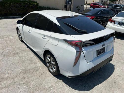 2016 Toyota Prius Four Touring