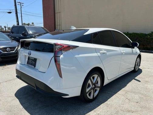 2016 Toyota Prius Four Touring