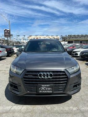 Gray 2018 Audi Q7 3.0T Prestige