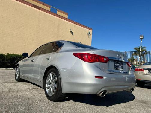 2015 INFINITI Q50 Base