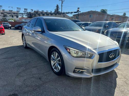 2015 INFINITI Q50 Base