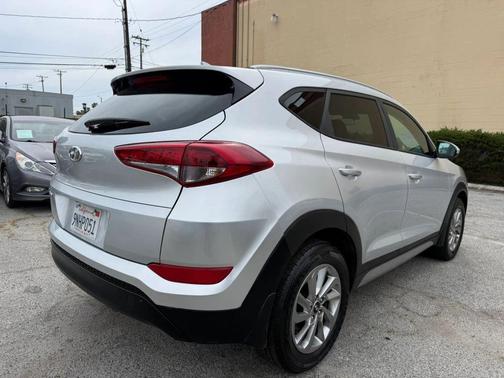 Molten Silver 2018 Hyundai TUCSON SEL