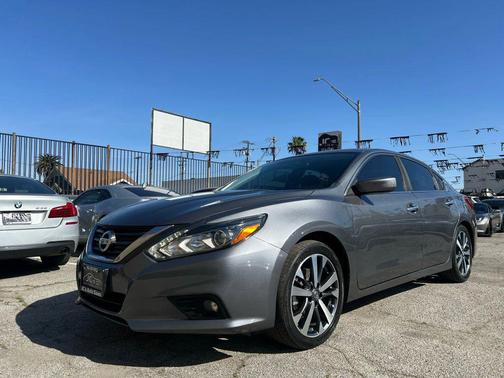 Gun Metallic 2017 Nissan Altima 3.5 SR