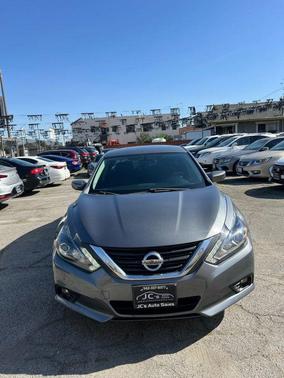 Gun Metallic 2017 Nissan Altima 3.5 SR