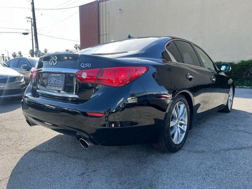 2015 INFINITI Q50 Premium