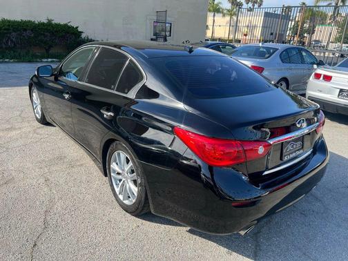 2015 INFINITI Q50 Premium