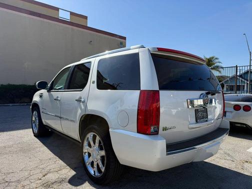 White Diamond Tricoat 2013 Cadillac Escalade Hybrid Base
