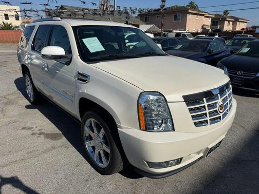 White Diamond Tricoat 2013 Cadillac Escalade Hybrid Base