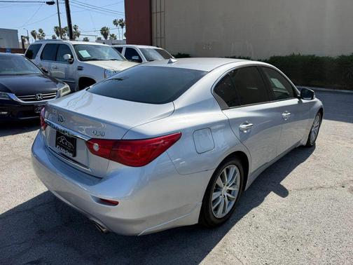 Liquid Platinum 2015 INFINITI Q50 Hybrid Premium