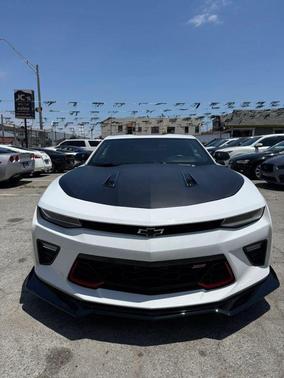 Summit White 2018 Chevrolet Camaro 1SS