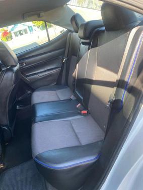 Classic Silver Metallic 2017 Toyota Corolla SE