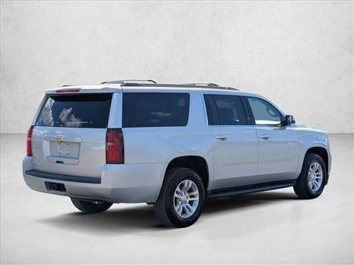 Silver Ice Metallic 2019 Chevrolet Suburban LT
