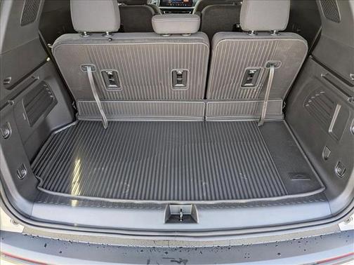 Sterling Gray Metallic 2026 Chevrolet Traverse LT