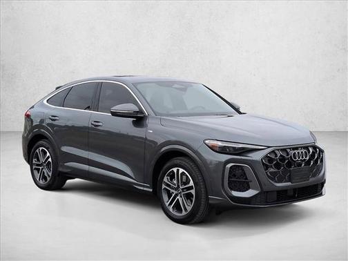 Daytona Gray Pearl Effect 2025 Audi Q5 Prestige TFSI quattro S tronic