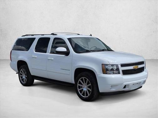 Summit White 2014 Chevrolet Suburban 1500 LT