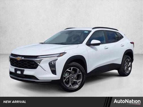 Summit White 2025 Chevrolet Trax LT