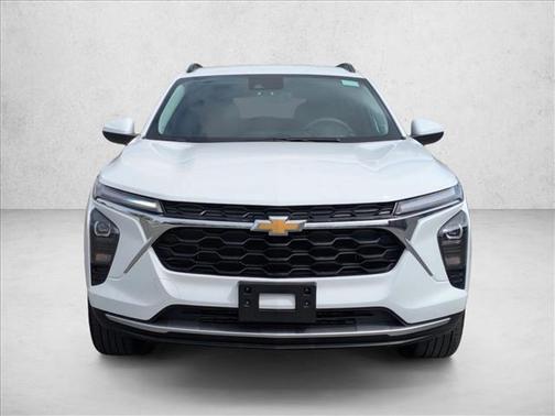 Summit White 2025 Chevrolet Trax LT