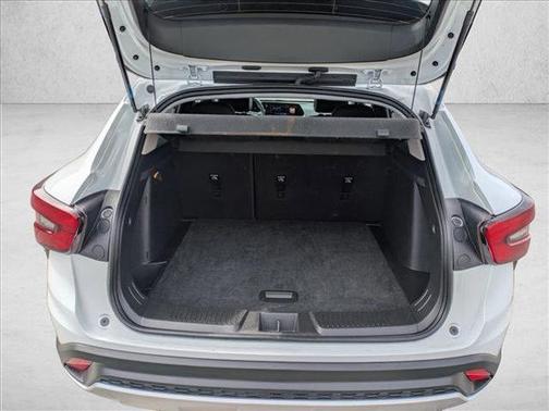 Summit White 2025 Chevrolet Trax LT