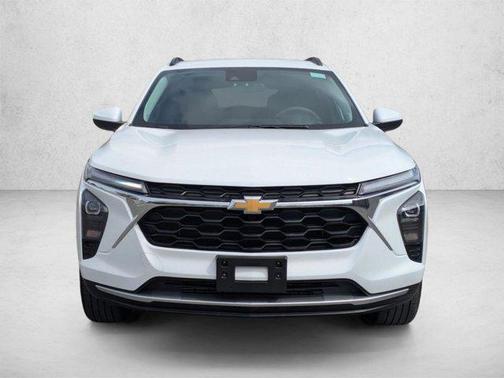 Summit White 2025 Chevrolet Trax LT