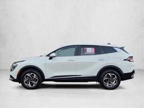Snow White Pearl 2023 Kia Sportage LX