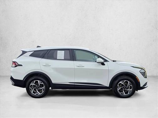 Snow White Pearl 2023 Kia Sportage LX