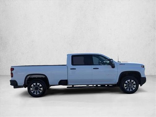 Summit White 2025 Chevrolet Silverado 2500 Custom