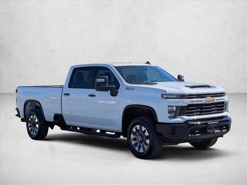 Summit White 2025 Chevrolet Silverado 2500 Custom