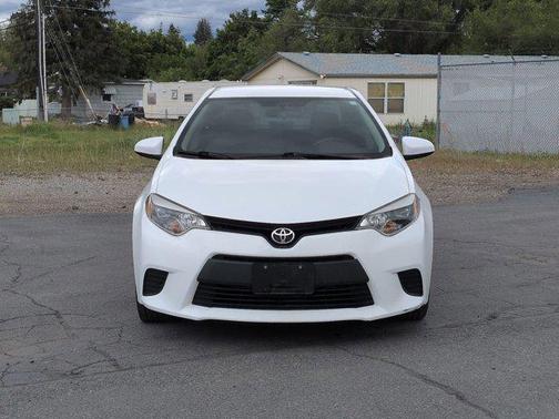 White 2014 Toyota Corolla LE